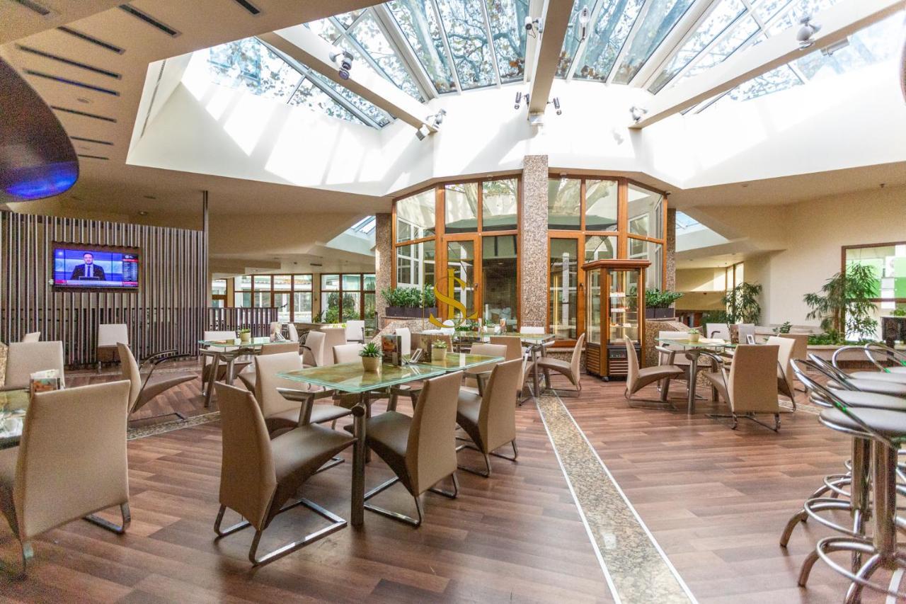 Flavius Spa Residence เฮวิซ ภายนอก รูปภาพ